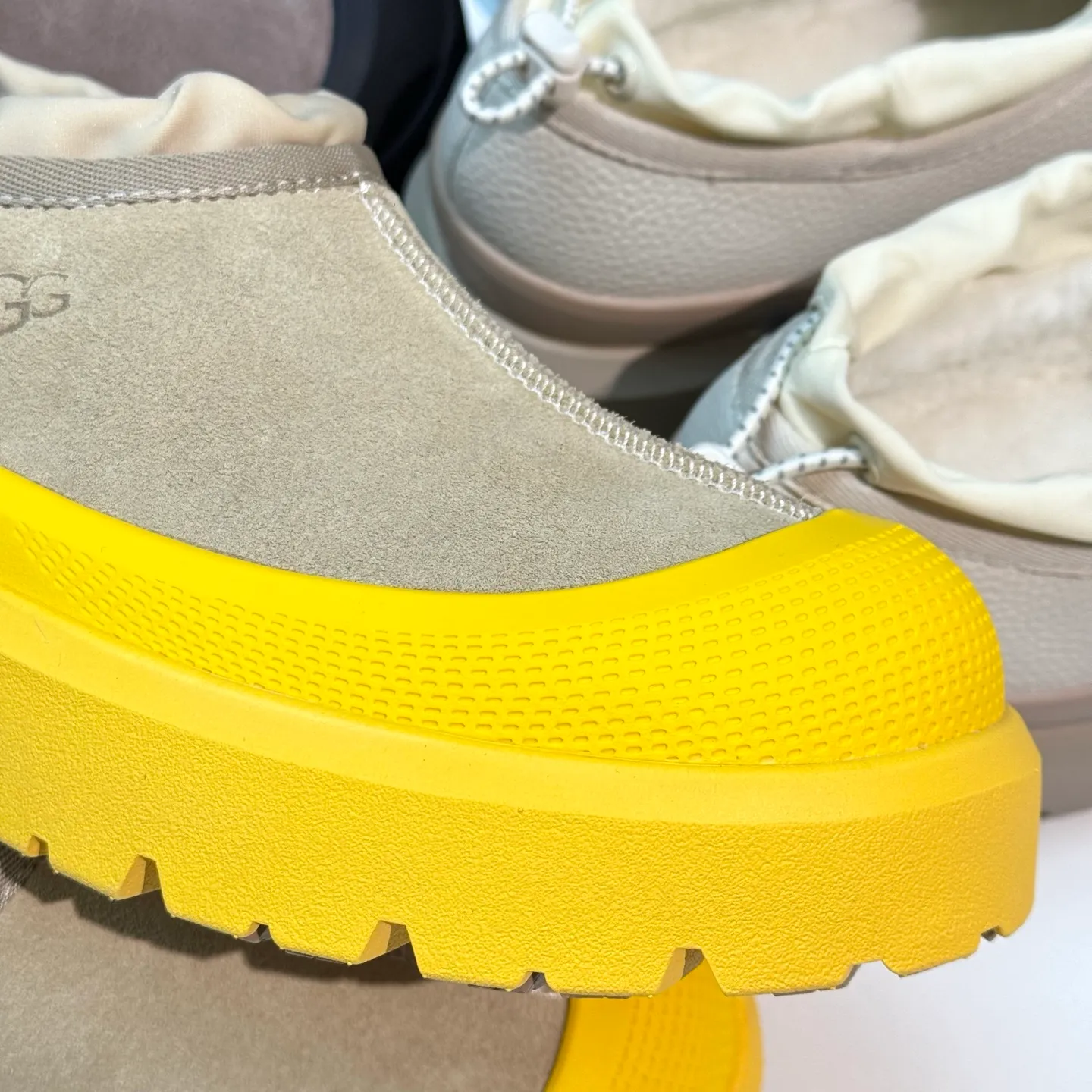 Local 💰600 Exclusive version Original OEM grade UGG Wang Yibo's same style High-end exclusive supply Pyramid-top workmanship quality High-end needs to come # Big advantage supply ❗️❗️❗️ Low-top men's and women's shoes size: 36 37 38 39 40 41 42 43 44#